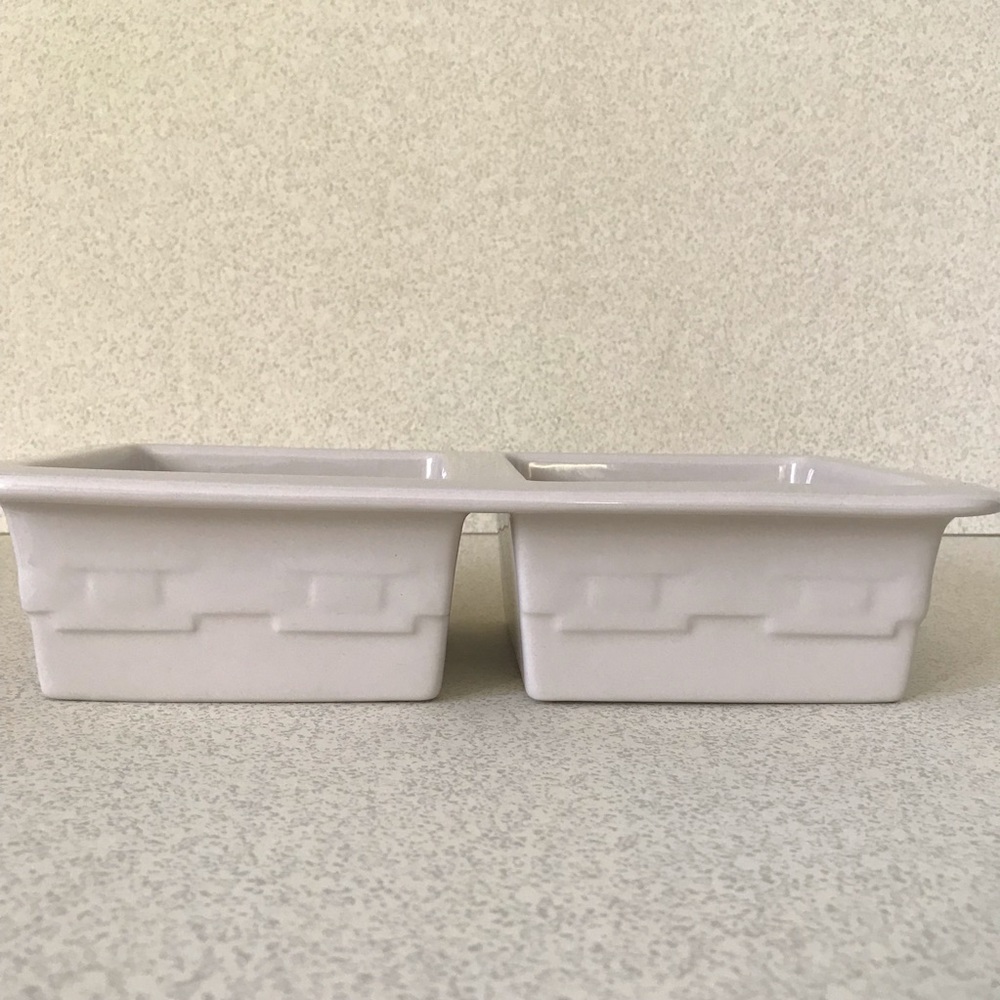 ‼️SOLD‼️ NIB—Longaberger Pottery Cake for Two dish